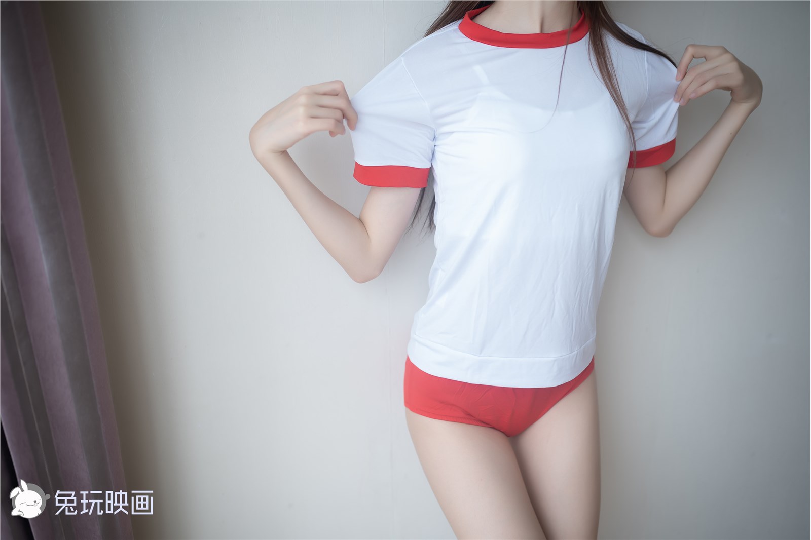 Rabbit play picture B99.004 red gym suit(22)